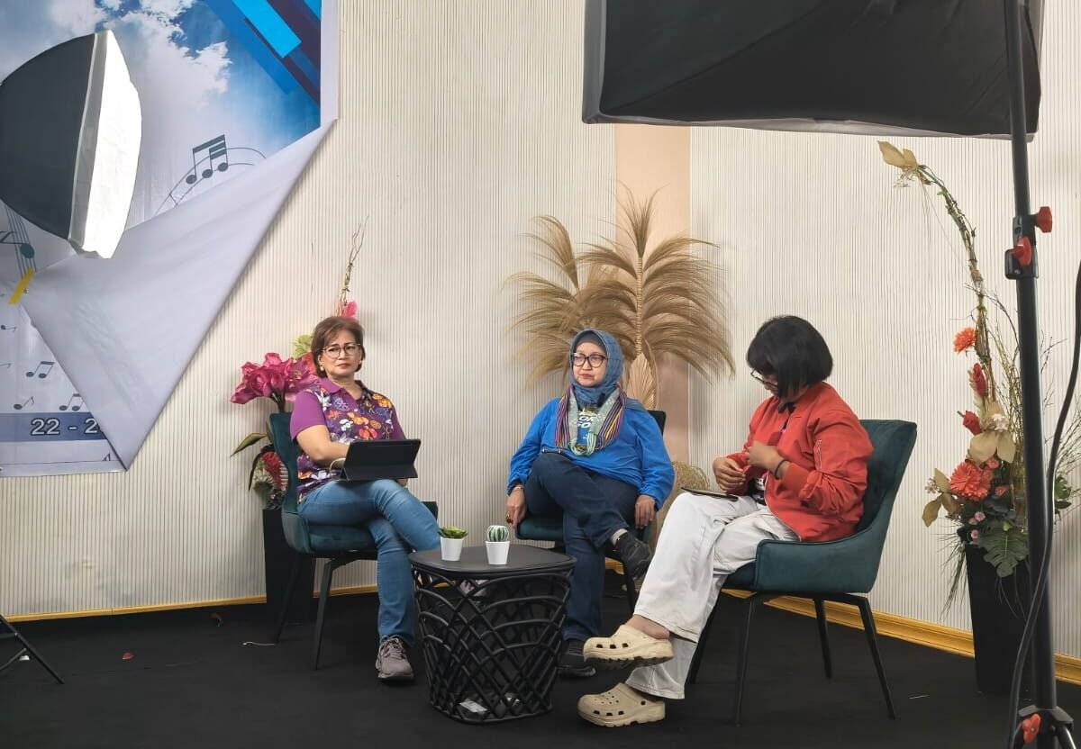 DG Dyah juga menyapa publik lebih luas melalui podcast di RRI Kupang