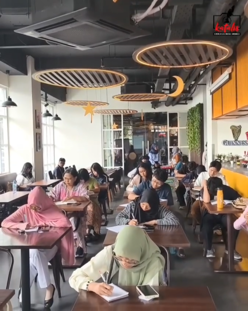 Rotary Club of Surabaja Darmo menggelar Heart to Health di Hotel Mooz Surabaya, menggabungkan workshop menulis ekspresif dan pemeriksaan kesehatan gratis untuk meningkatkan kesadaran self-care masyarakat.