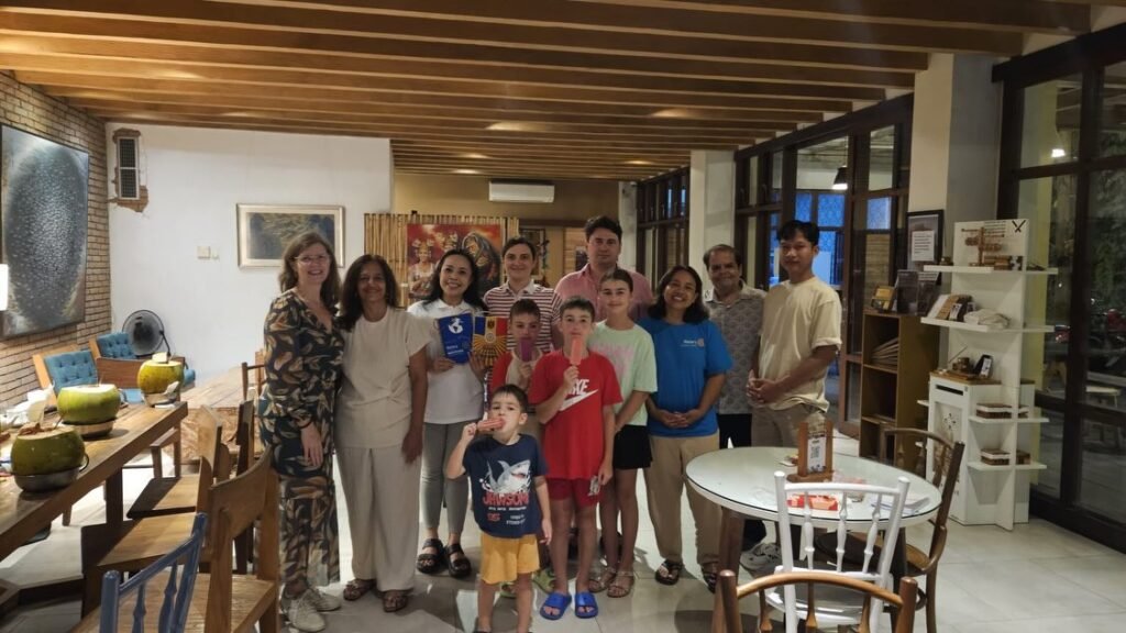 Rotary Club of Bali Ubud Sunset menggelar pertemuan klub internasional di Bali bersama delegasi Rotary dari Moldova dan Brasil