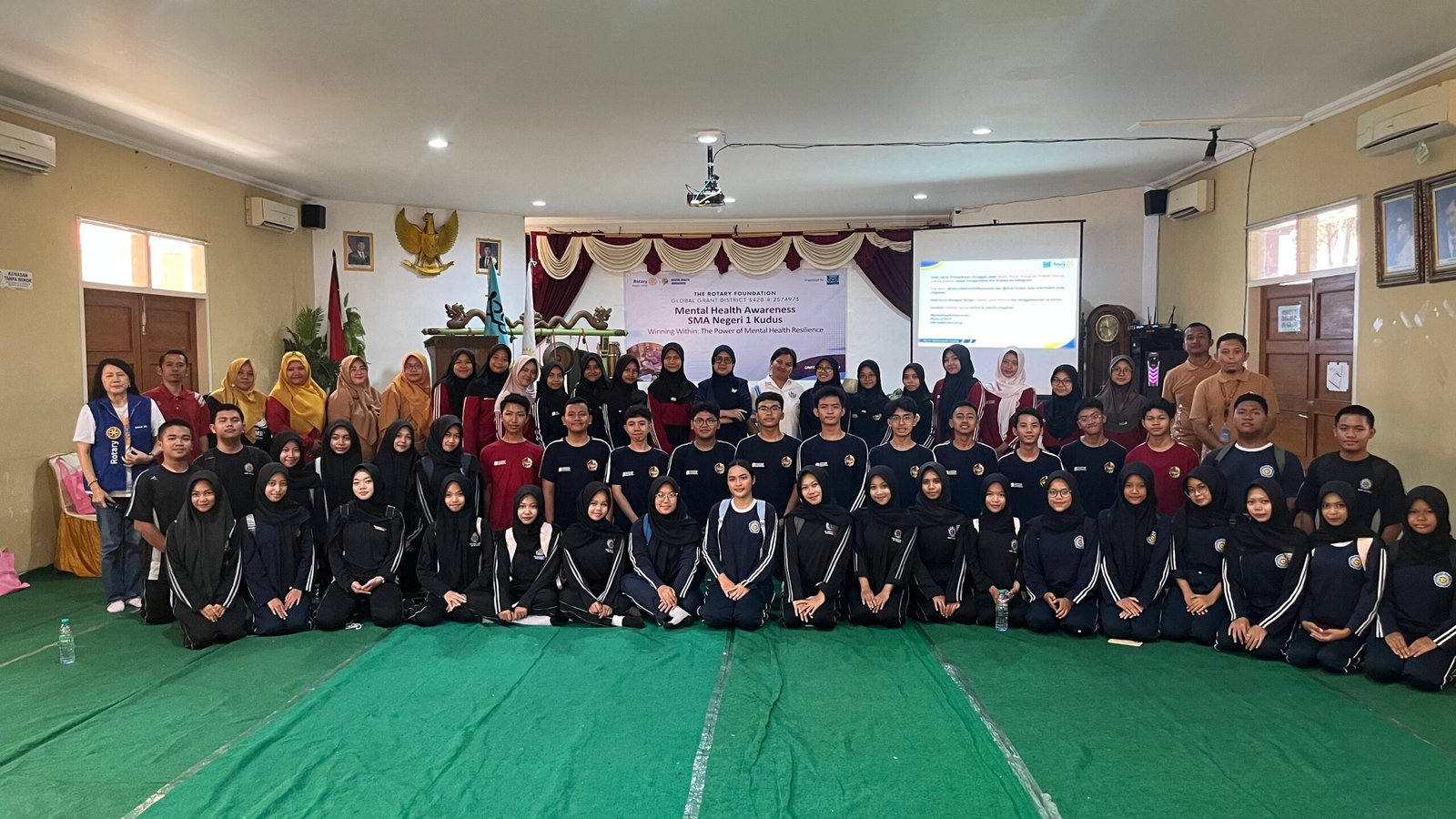 Sebanyak 60 siswa dari SMAN 1 Kudus dan SMKN 2 Kudus beserta guru dan tim Rotary District 3420, Kudus 13 April 2026. (FOTO: Public Image).